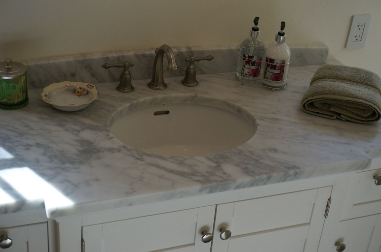 Bathroom 4, R&R Guesthouse, Wasco