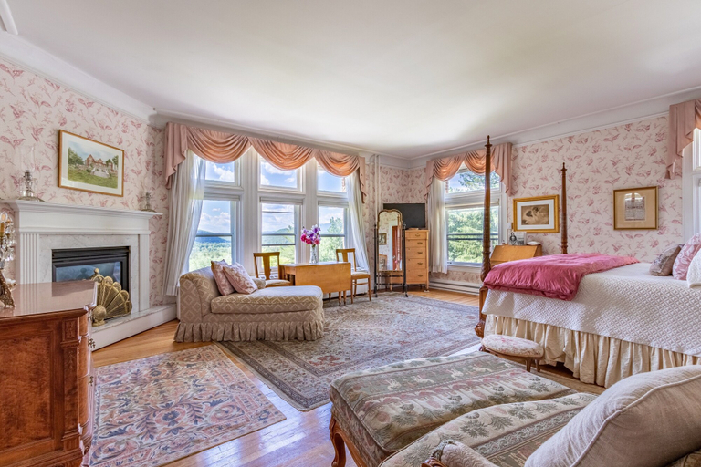 Bedroom 4, Wilburton Inn, Bennington