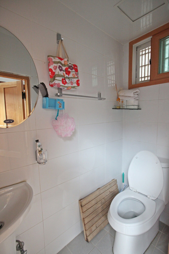 Bathroom 5, Nuhadang Hanok Guesthouse, Jongno