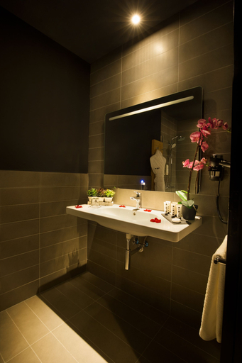 Bathroom 5, ONOMO Hotel Casablanca City Center, Casablanca