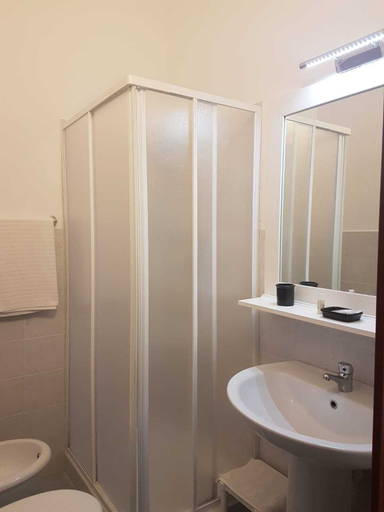 Bathroom 5, B&B della Stazione, Foggia