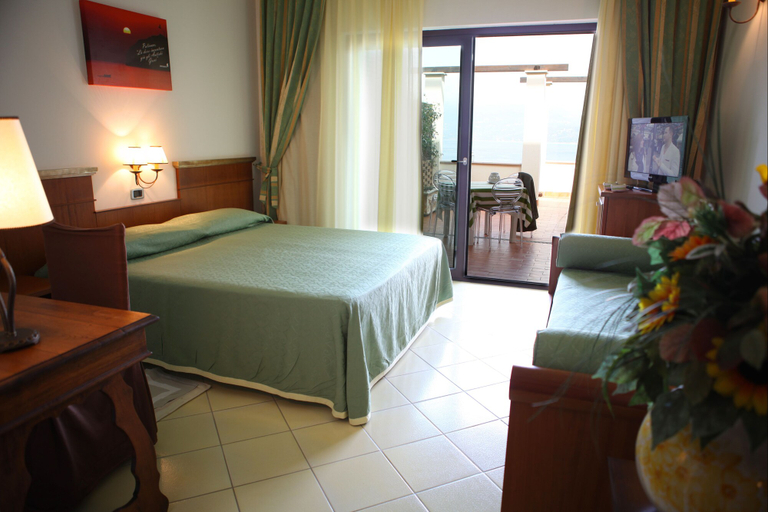 Bedroom 2, Hotel La Torre, Salerno