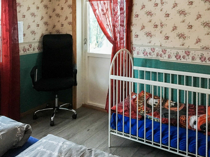 Bedroom 3, 8 Person Holiday Home in Sæbø, Ørsta