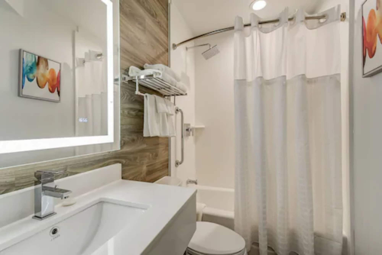 Bathroom 5, EST Hotel, Toronto