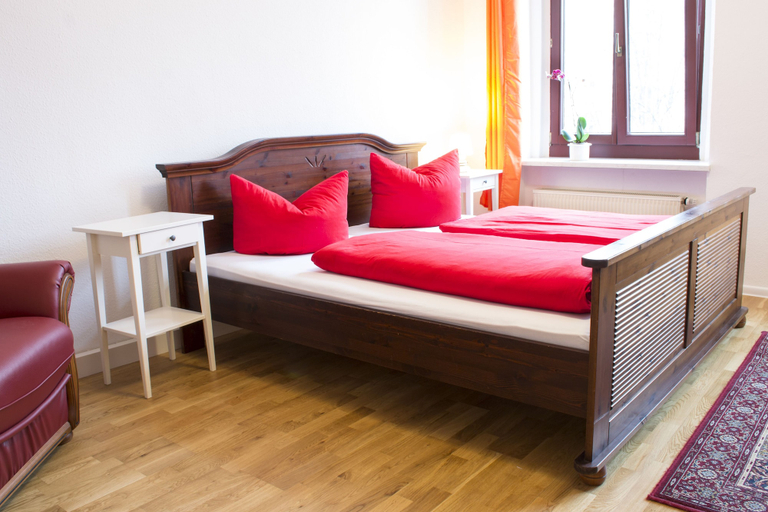 Bedroom 4, Gwuni Mopera, Leipzig