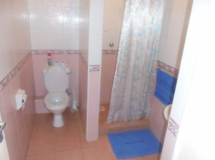 Bathroom 3, FPFK Guest House, Kibra