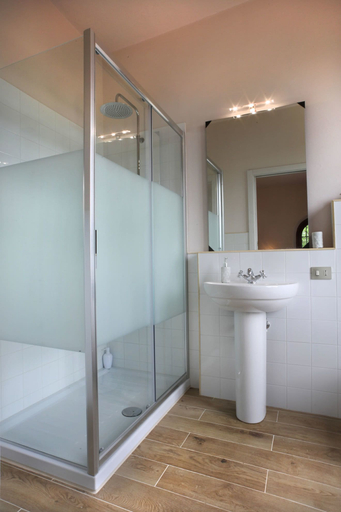 Bathroom 5, Villa Albertina, Florence