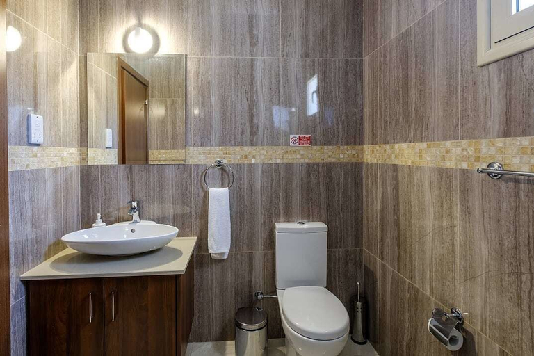 Bathroom 3, Villa Royale