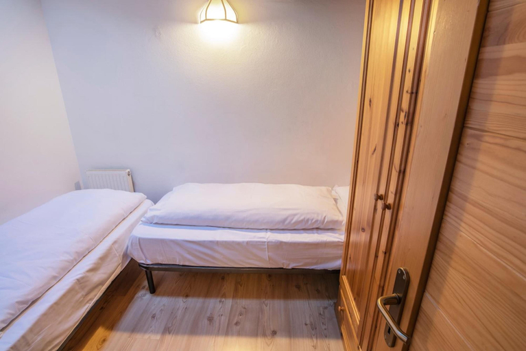Bedroom 2, Relais Club Residence, Trento