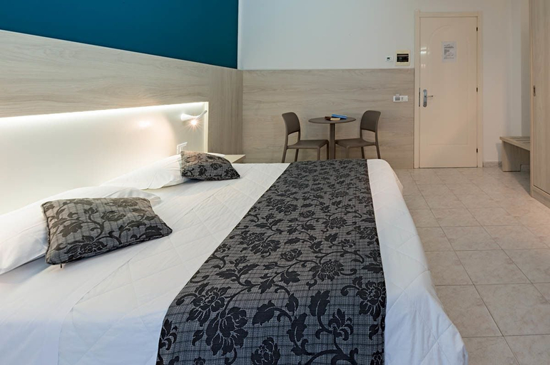 Bedroom 3, Hotel Il Delfino, Livorno