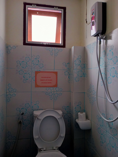 Bathroom 4, You and Me Hostel, Muang Chiang Mai