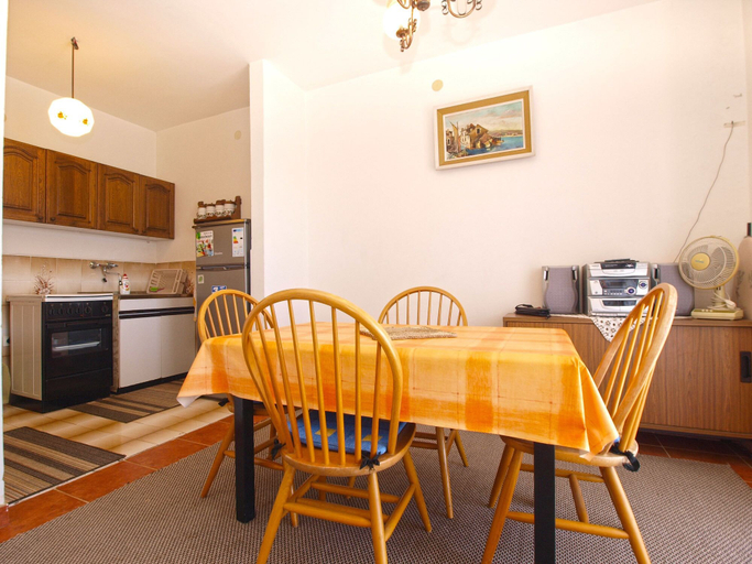 Others 5, Apartment 1586, Pula