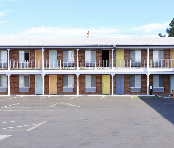Exterior & Views 2, University Inn, Pima