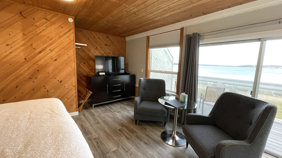 Bedroom 3, Tides Inn & Suites, Jefferson