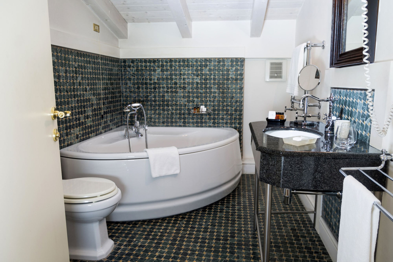 Bathroom 5, Hotel Terranobile Metaresort, Bari