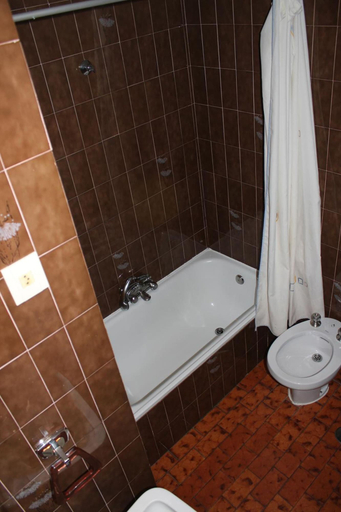 Bathroom 5, Hostal Andalucía, Granada