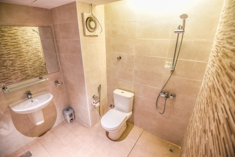 Bathroom 5, Grand flora hotel, Salalah