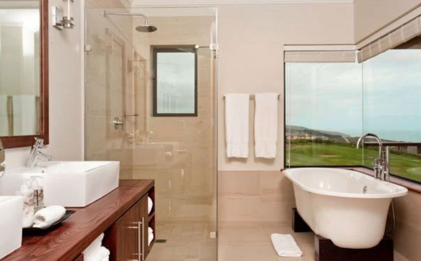 Bathroom, 1 Squarerigger, Eden