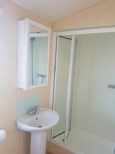 Bathroom 3, Ingoldale Holiday Park, Lincolnshire