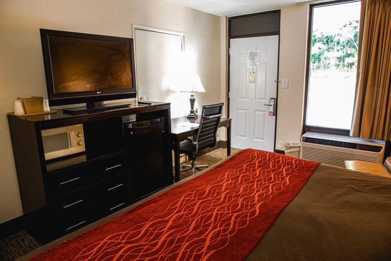 Bedroom 2, Grand Vista Hotel, Scott