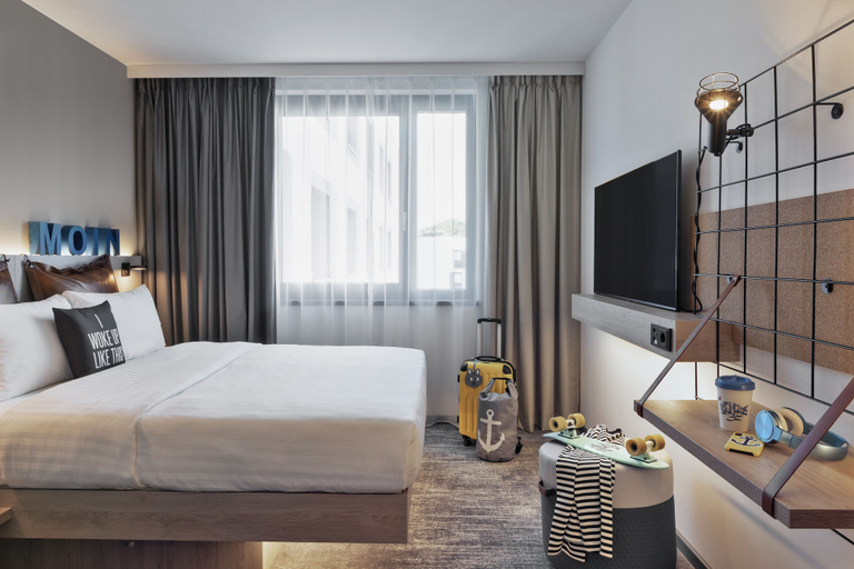 Bedroom 4, Moxy Hamburg City, Hamburg