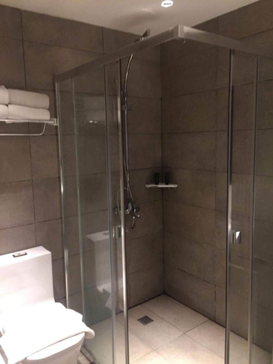 Bathroom 3, City Park Hotel Manila, Taguig