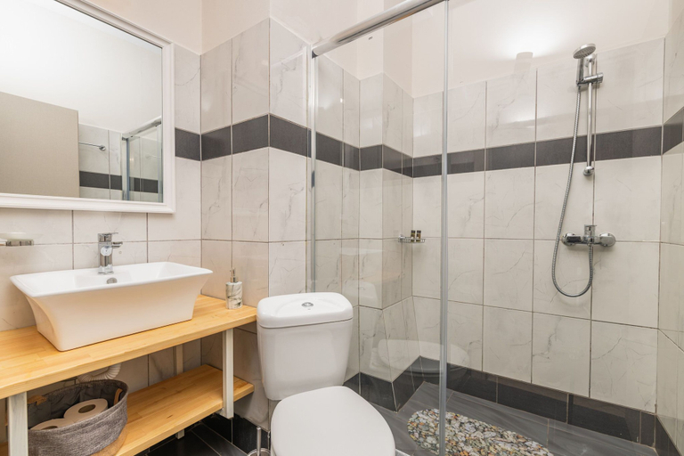 Bathroom 2, Koukos Loft Apartments, Ionian Islands