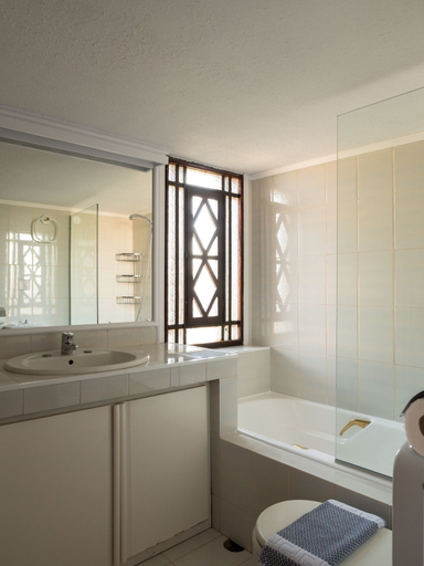 Bathroom 4, Romantic Corner Maisonettes, Crete