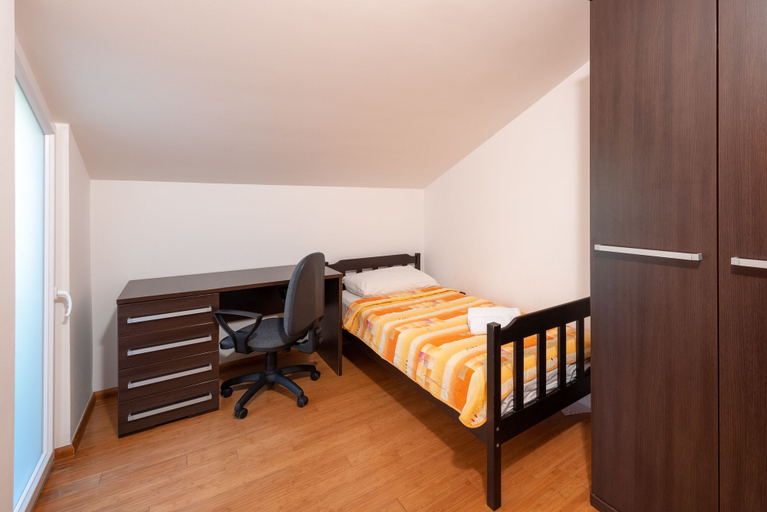 Bedroom 2, Villa Tucepi Apartments, Tučepi
