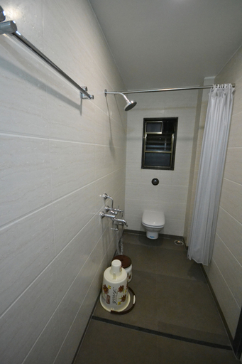 Bathroom, Hotel Dhantara, Ahmadnagar