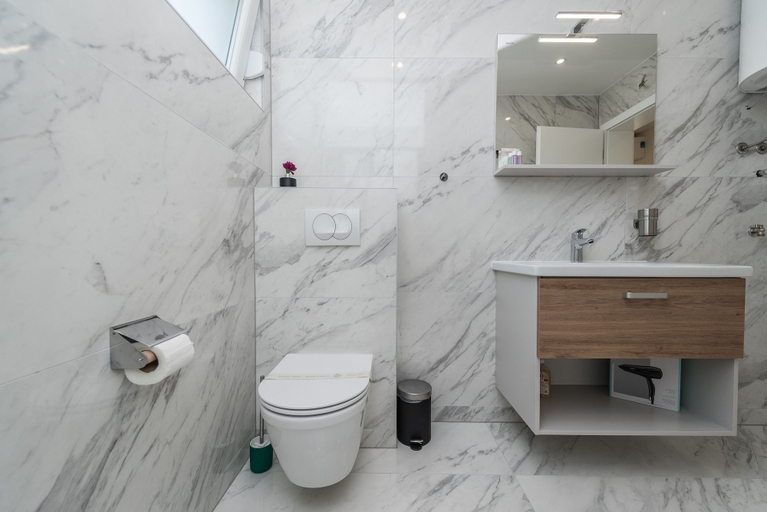 Bathroom 4, Pool Apartments Banta B, Novalja
