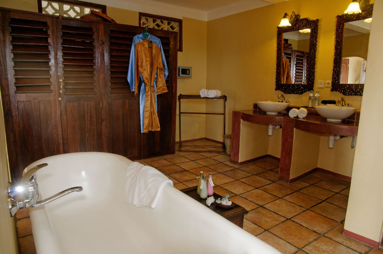 Bathroom 5, Zanzibar Palace Hotel, Mjini