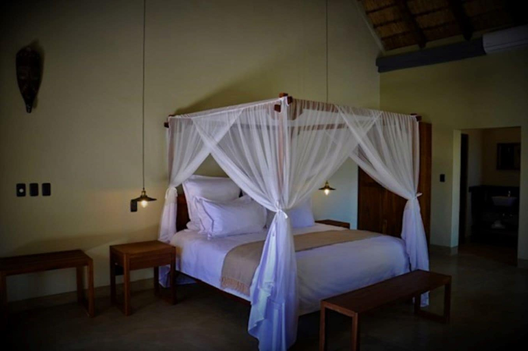 Bedroom 3, La Lechere Guest House, Mopani
