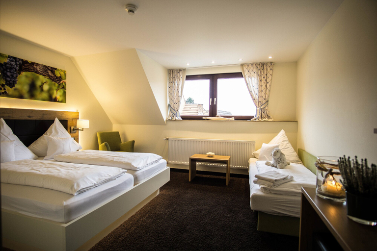 Bedroom 2, Landgasthof Zum Lamm, Emmendingen
