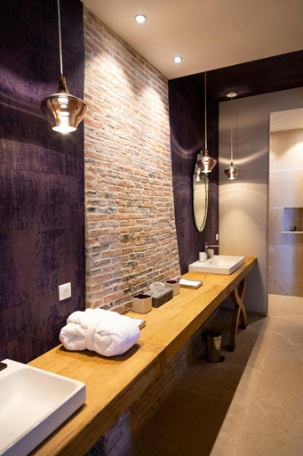 Bathroom 5, La Ferme du Château, Marne