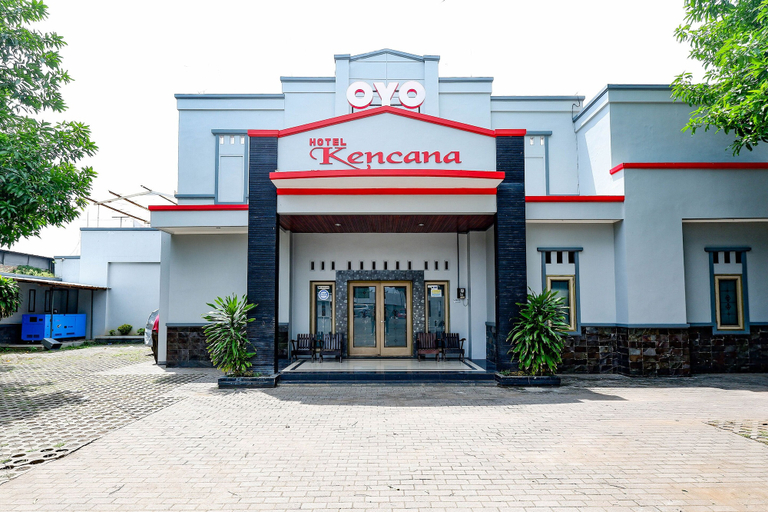 Exterior & Views 1, Super OYO 2436 Hotel Kencana, Tegal