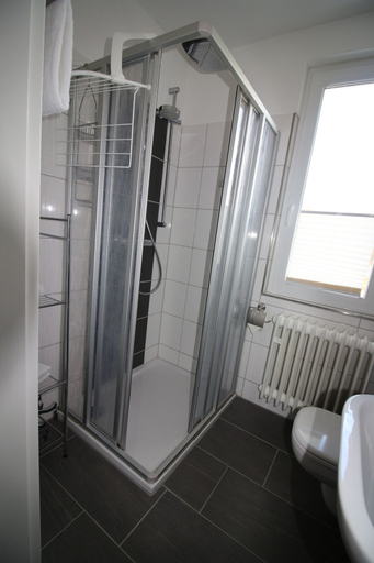 Bathroom 5, Aparthotel Paradies, Fulda