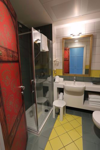 Bathroom 4, Gardaland Adventure Hotel, Verona