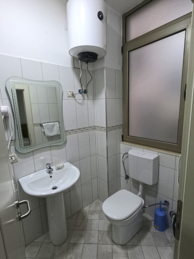 Bathroom 4, Bobi Hotel, Shkodrës