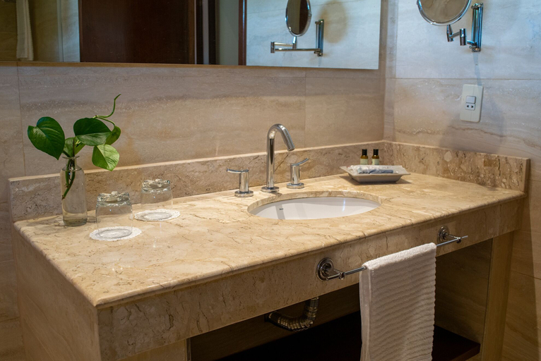 Bathroom 5, Las Lomas Casa Hotel, Asunción