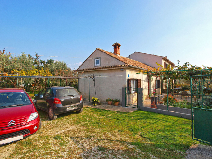 Exterior & Views 2, House 385, Pula
