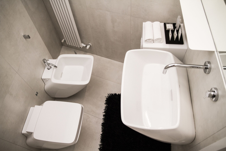 Bathroom 4, Pineta Hotel, Ancona