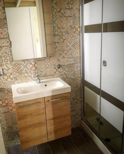 Bathroom, EmyJo Central B&B, Napoli
