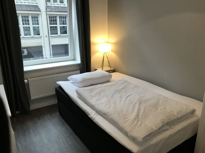 Bedroom 3, Hotel Fame am Hauptbahnhof, Hamburg