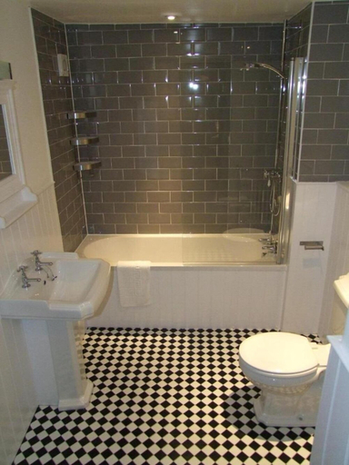Bathroom 3, The Fleur de Lys Inn, Dorset