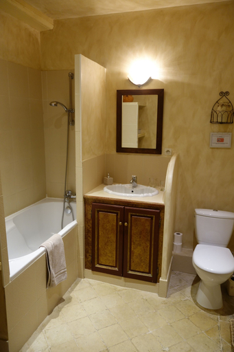 Bathroom 5, Manoir de Savigny, Manche