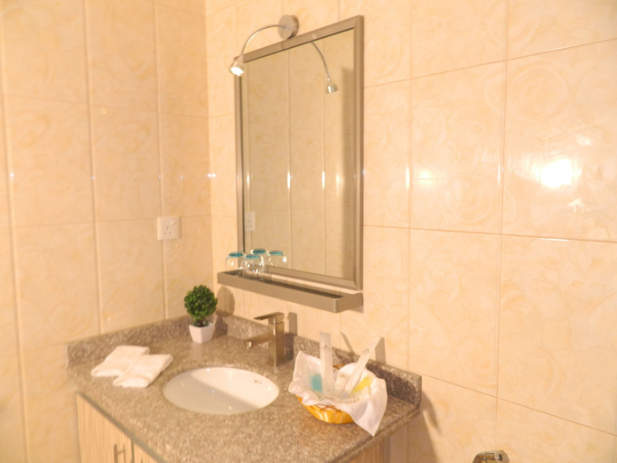 Bathroom 3, Wanasa Hotel Apartments, Seeb