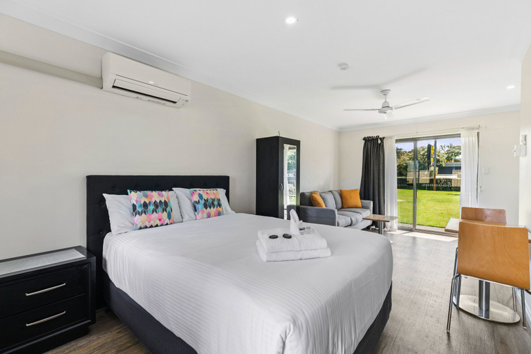 Bedroom 3, Lemon Tree Passage Motel, Port Stephens