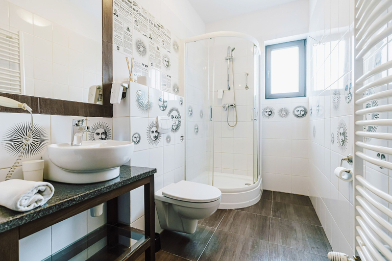 Bathroom 4, Hotel Willowa, Lublin City
