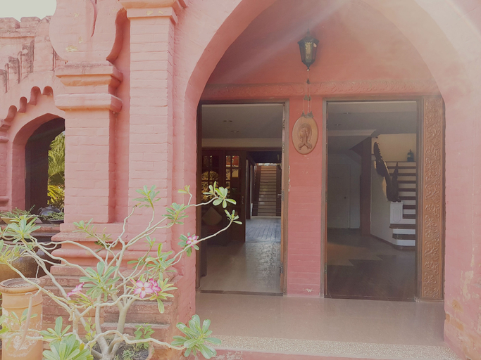 Exterior & Views 2, Thurizza Hotel, Myingyan